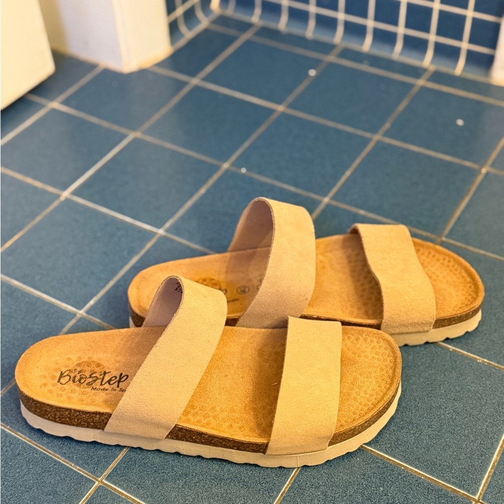Women's Tan Sandals